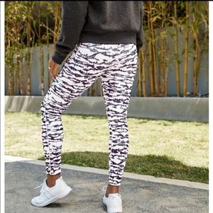 Fabletics High Waisted Cold Weather Legging 2X/20